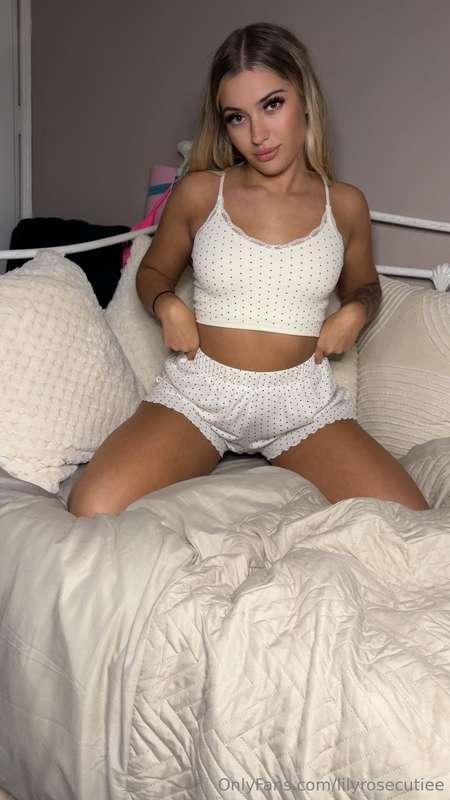 i’ve made some crazy hot new content, wanna check it out? 🫣h..