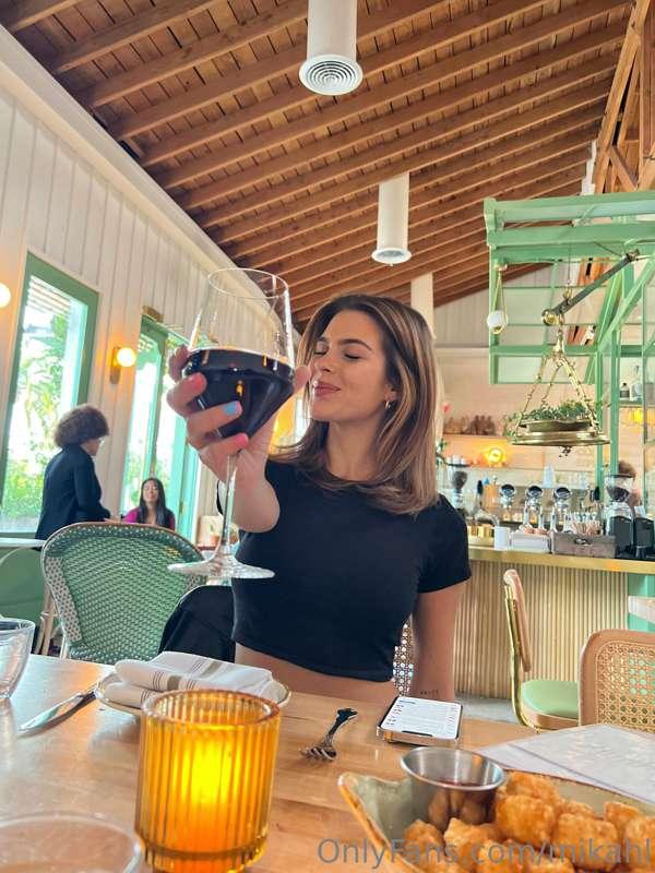 A toast to you all! 💋💋