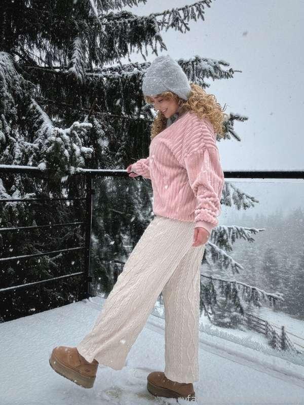 Enjoying the cozy vibes and stunning winter views! ❄️☕ From snowy adventures to relaxing moments with a breathtaking backdrop, these days are simply magical. Can’t get enough of this serene escape. What’s your favorite winter activity?
#BeautifulGirl #GirlInWhite #CozyMoments #WinterFashion #SnowBeauty #OutdoorChill #RelaxedVibes #WinterEscape