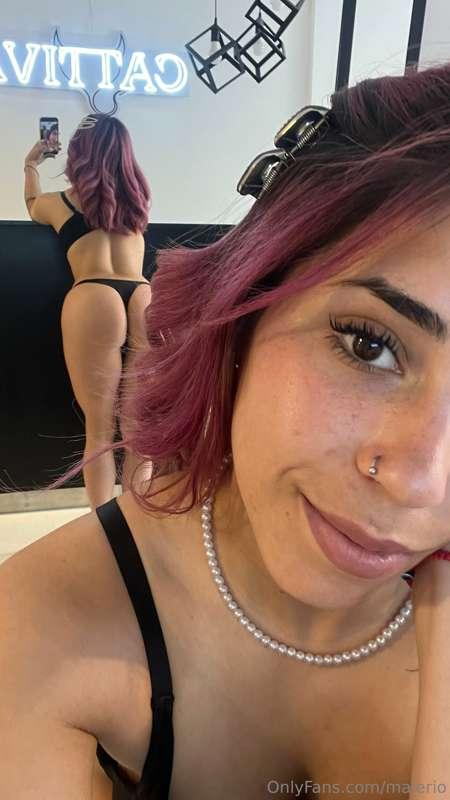 Get yourself a girl that sends you pics like this;)