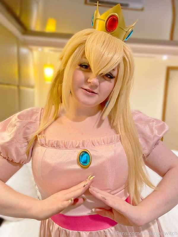 Oh Peachy~ 🍑 

Hope my peach is big enough for you all 💕💎💐