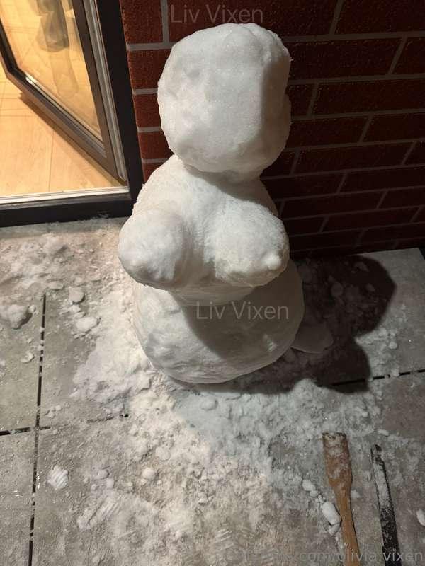 As celebration of me being active here im making shower live..