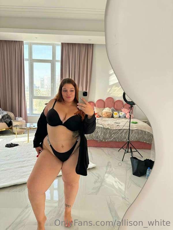 who tf engineered and designed this mirror? lmao it’s kinda ..