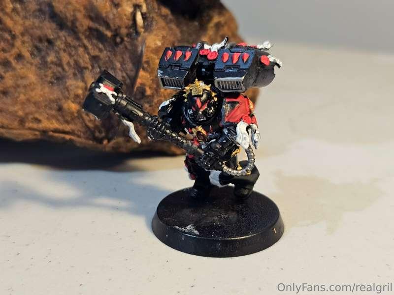 Painting on stream is triiiicky, but I got most of this guy ..