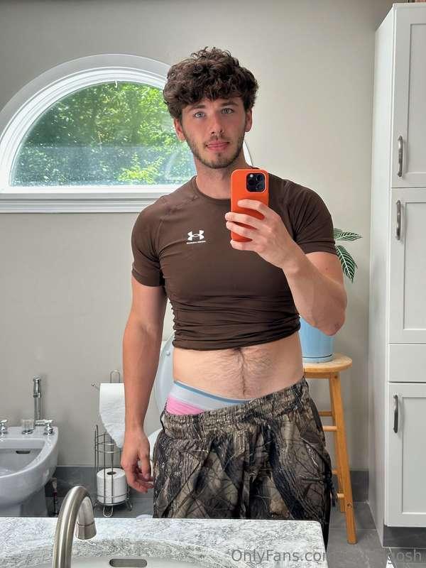 Feelin all kinds of cute pretty sexy today 🥰 wyd?