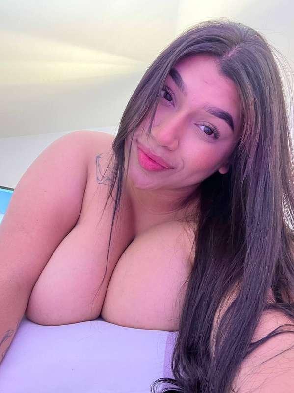 Red lipstick looks so good and yeah my tits look so good too..