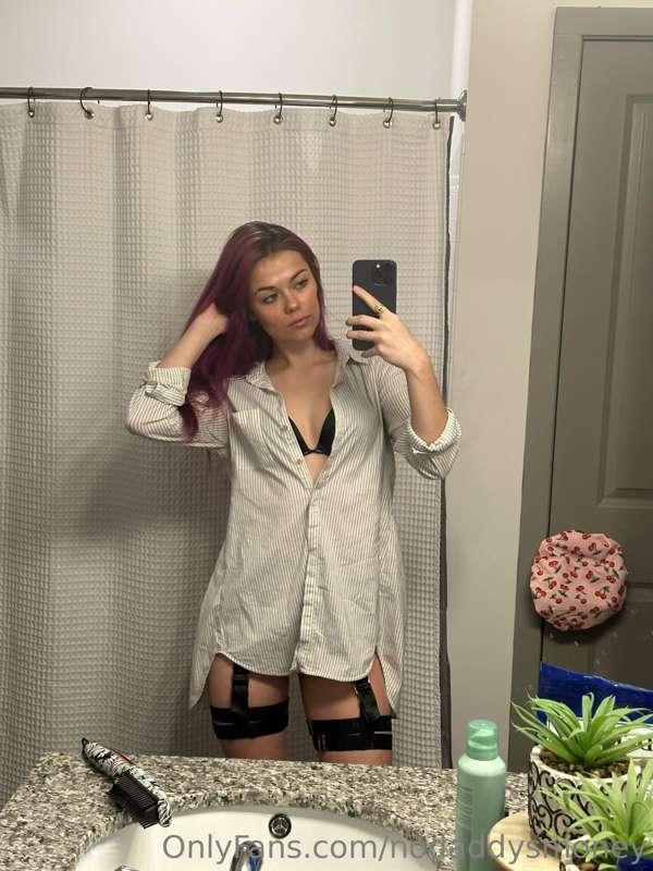 Let me get on my knees and beg for you baby 💋