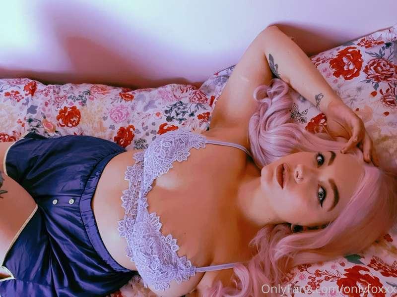 Who wants to stay in bed with me all day? 😋