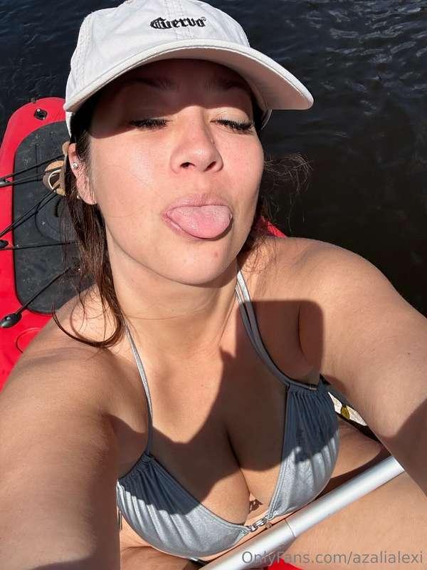 fun in the sun today👅