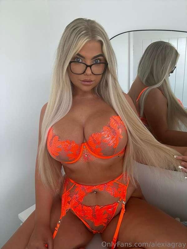 Think this is my new favourite lingerie set🧡