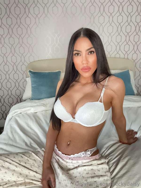 need an excuse to take these pjs off👀 dm me and give me onee..