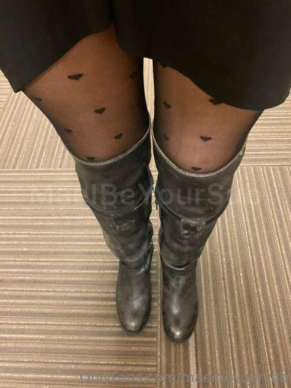 I love my little feet. Don’t you? Prove it 😈
Be the first to..