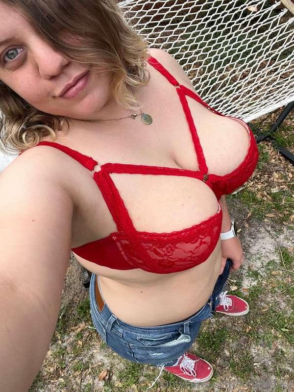 Playing with myself on the hammock 😇