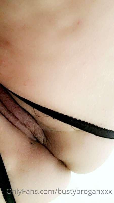 Good morning! I have crotchless panties so you can have easy..