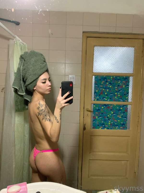 how nice to bathe after a long heavy day 🥵🥵