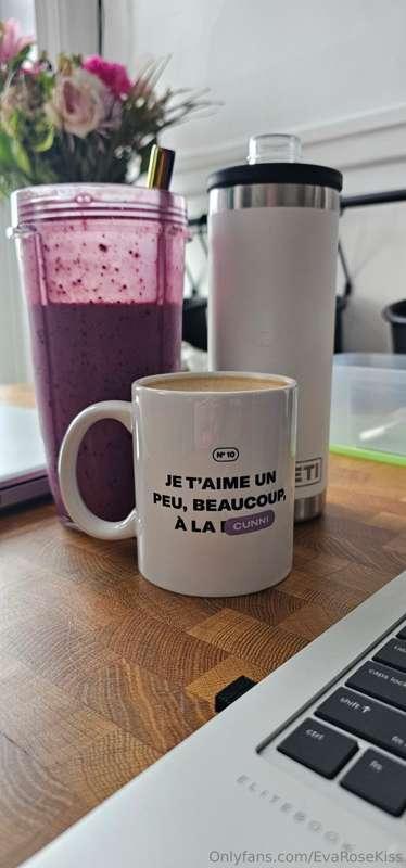 🌞 My morning routine 🌞

I always start my day with a smoothi..