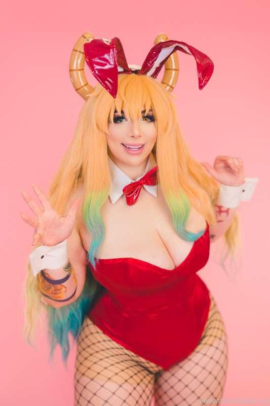 Lucoa in red Bunny suit set 💖 will release duo collab with @..