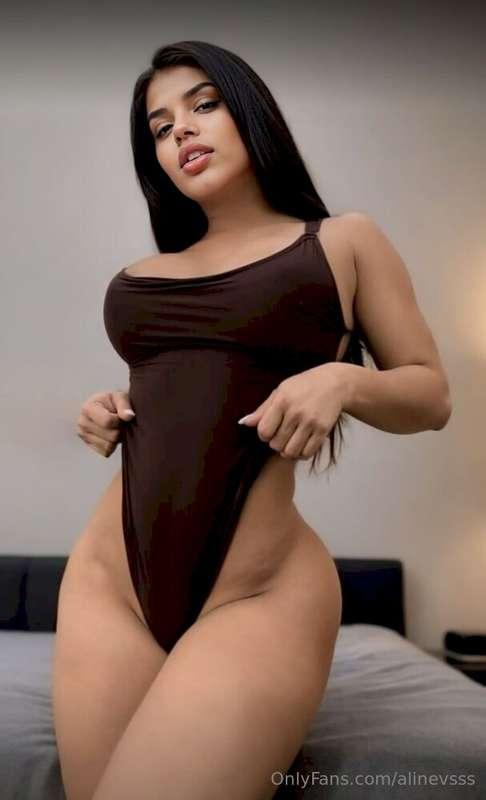 Amazing bbe @aylin_limmaa her page and wants to play with a ..