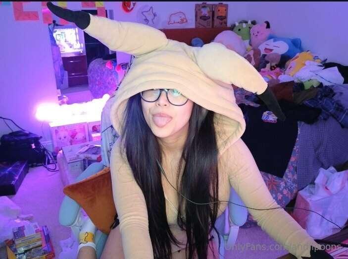 hi babes! Just a reminder to subscribe to my Twitch Channel ..