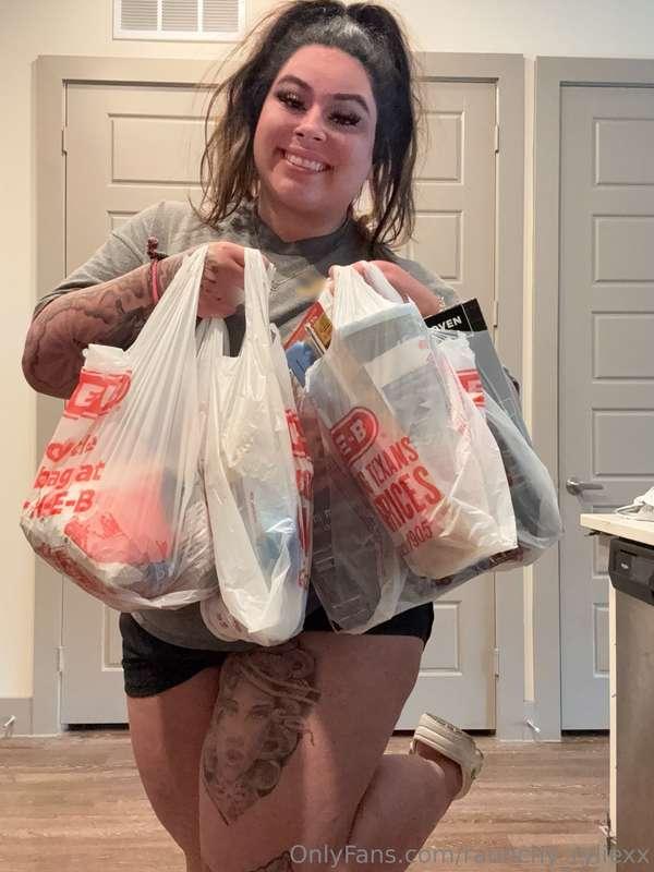 Made it back from grocery shopping✅ I feel like spoiling som..