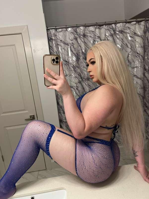 BLONDE STRIPPER JERK SESSION!!! 💎🍆💦 I got all glammed up in ..