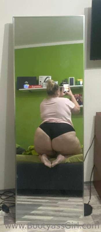 bootyassgirl image #0
