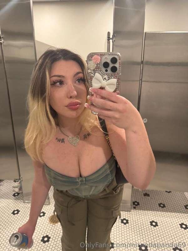 Staring? It’s okay.. I'd stare at me too😜