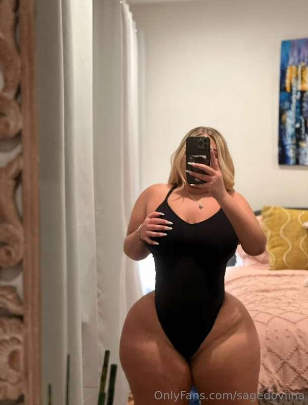 cum all over my big titties 😈