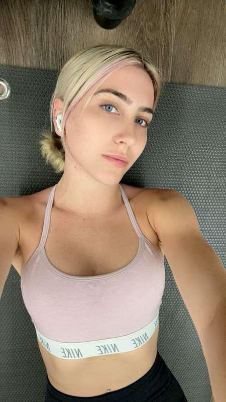 Wanna workout with me?💋