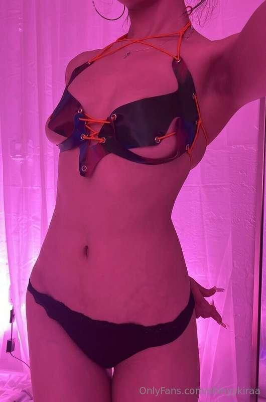 do you like the bra?? 🥺 not too weird right??