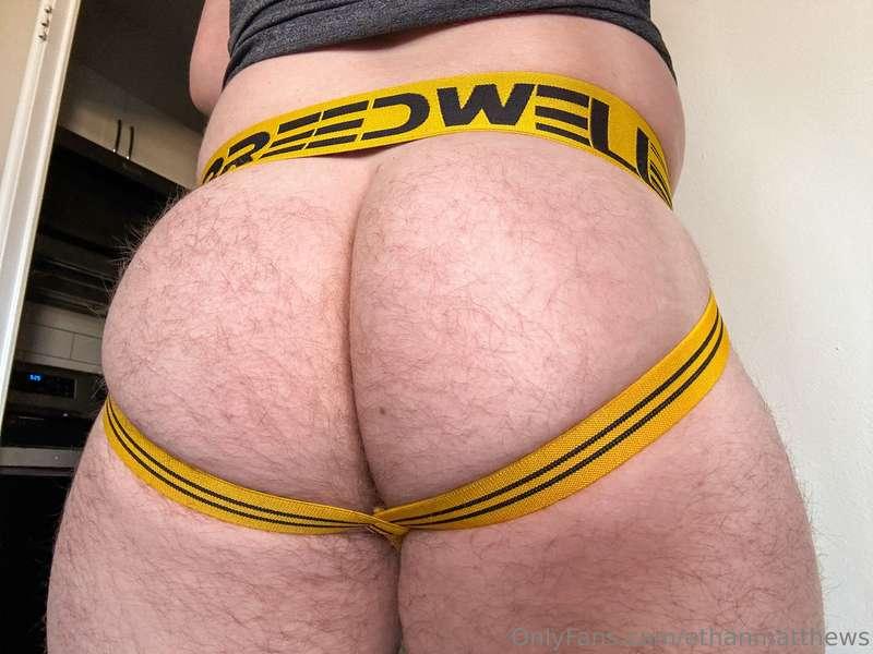 yellow jock kinda day 💛💋