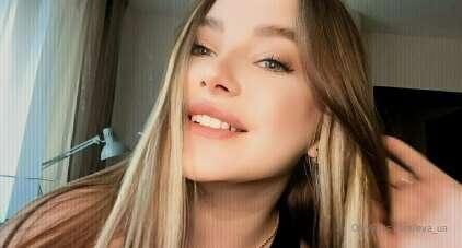 🔞 @arinkoo IS WET RIGHT NOW🔞
Wet & wild 
@arinkoo  loves sho..