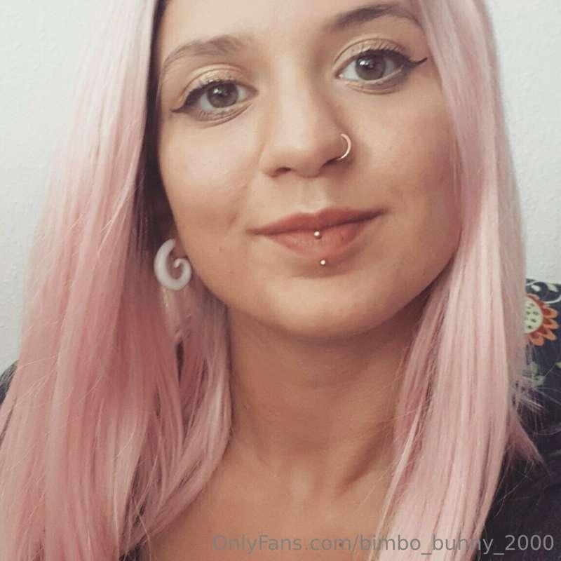 Swipe to see my natural face 💖 What do you prefer??