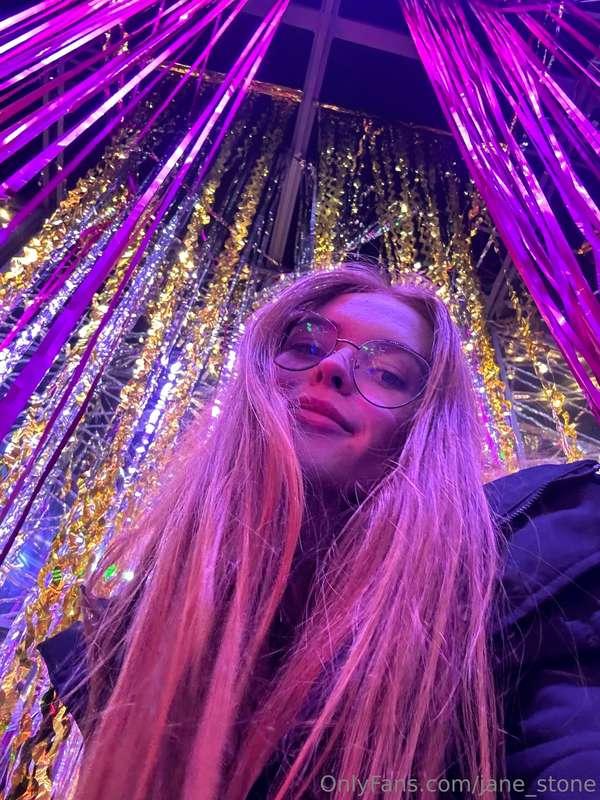 I just love the colors on this photo 💜🔮✨