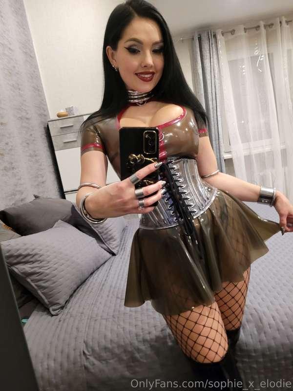 Selfies in meinem semitransparenten Latexkleid und transpare..