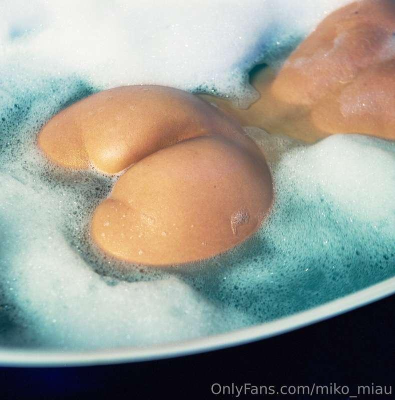 Bath or shower with Miko? And tell me why!  Kisses <33333333..