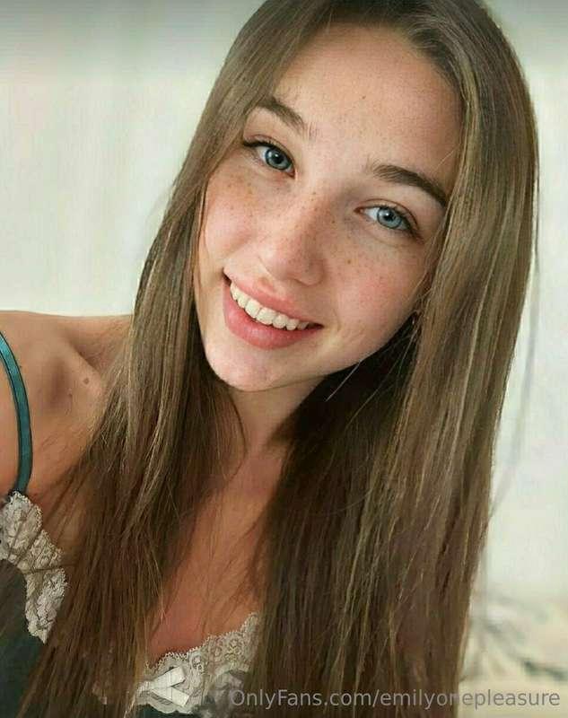 ⚠️The hottest student @aminashy 🌶just started her sex life a..