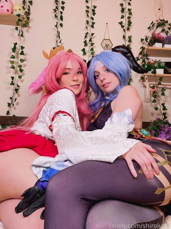 anyone here to appreciate our genshin cosplays? 🩷💙
.
#genshincosplay #egirls #g/g #yaemikocosplay #ganyucosplay #cosplay #girlongirl