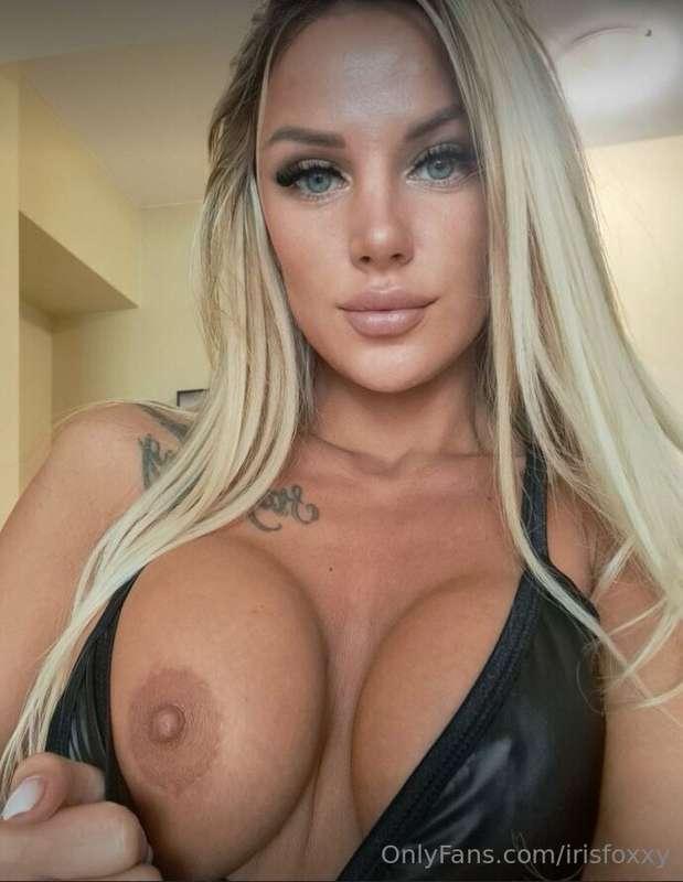 irisfoxxy main image
