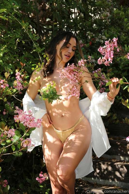 🚫 **Uncensored** on @anacherivip 😈 

🔥 www.onlyfans.com/anac..