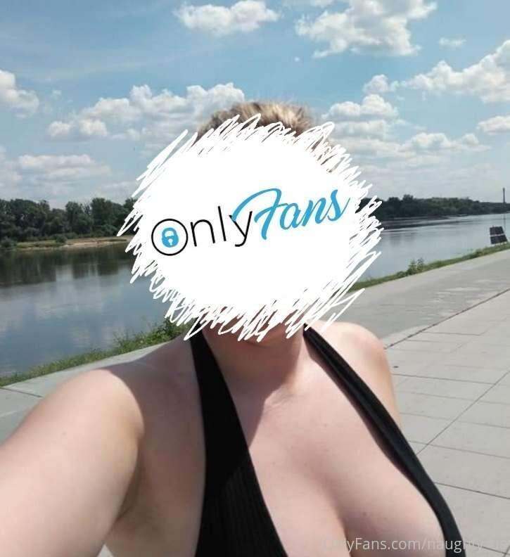 Boobies 🔥😈
Tip for a booty 🔥 pictures from photoshoot 🍑💦😈🔥