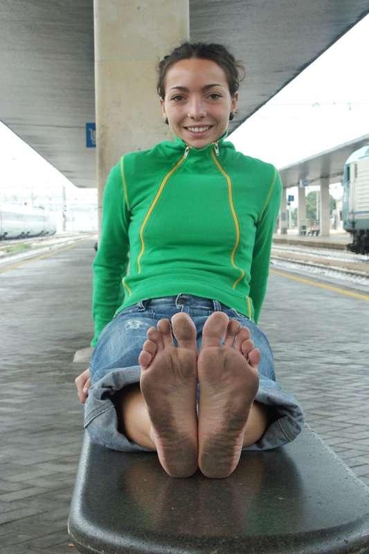 2 Dirty Feet Girls