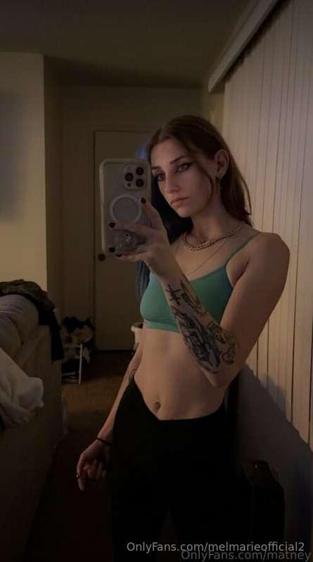 melmarieofficial2 image #0