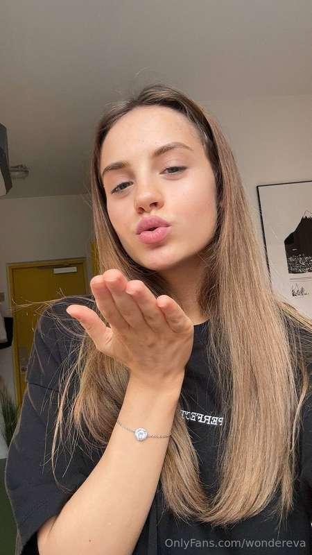 My lips are waiting for you, my dear 💋❤️