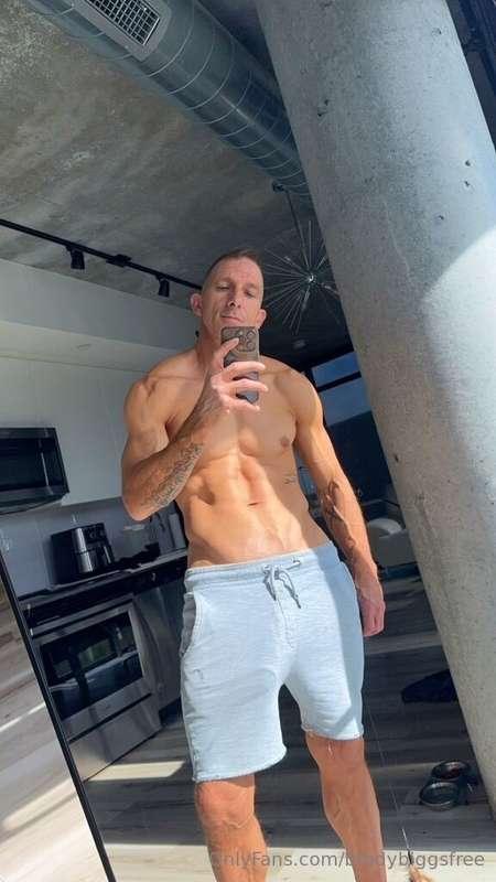 Currently sexting in my VIP page 📲Sext me now 👉 @brodybiggsv..