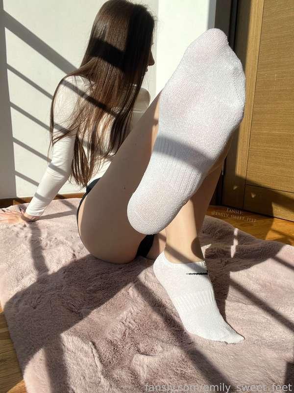 emily_sweet_feet image #2