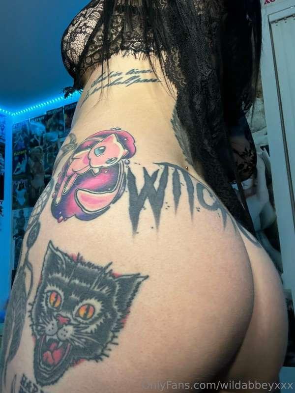 😈