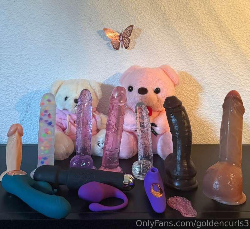 My collection of small and big dildos 😋 which one would you ..