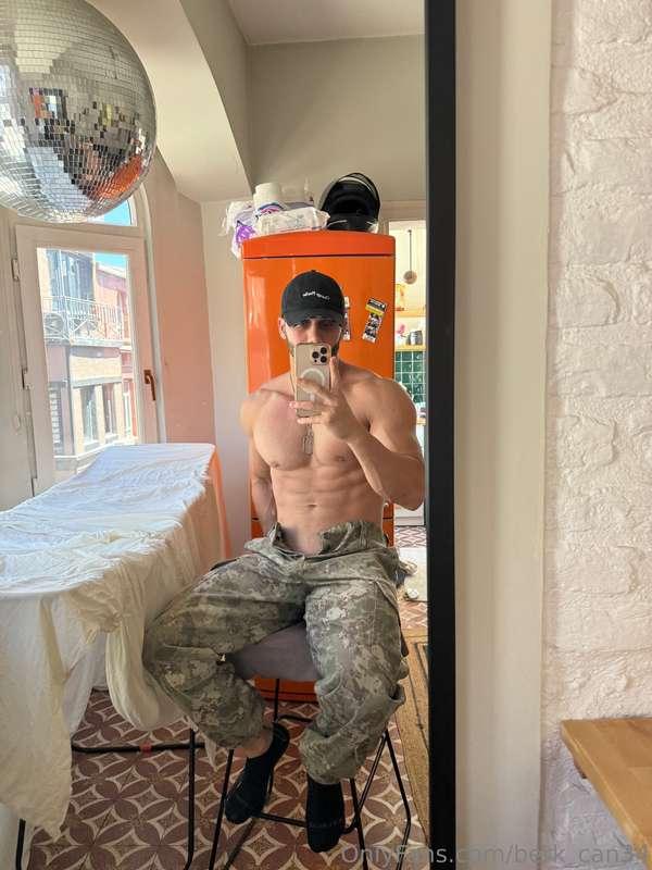 I'm sending a dm who wants a new solo video, look at it urge..