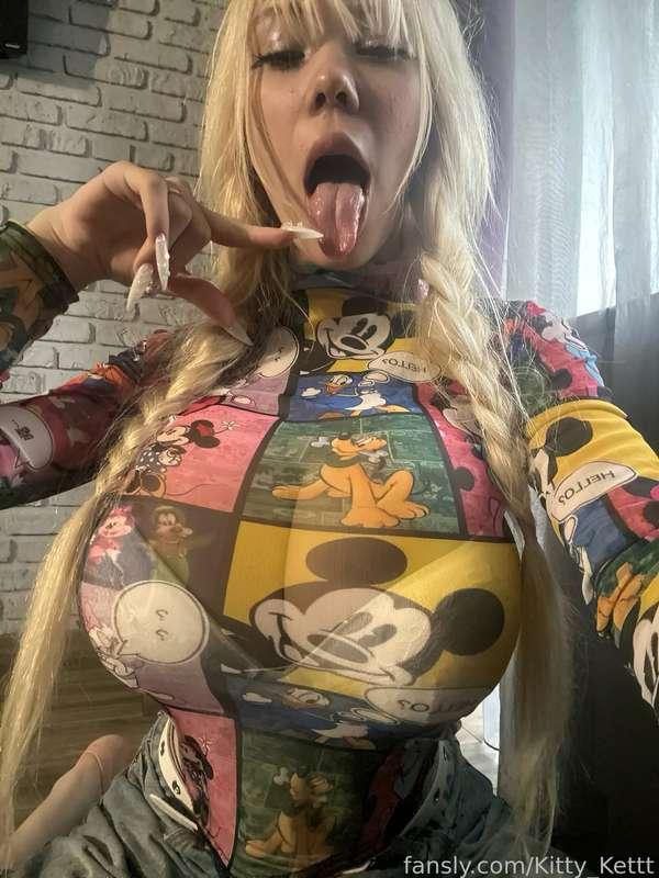 🥵Do the kittens want to see my huge naked boobs🥵

#mommy #KittyKettt #BigBoobs #Kittens #casplayer #custom #MommyKitty
